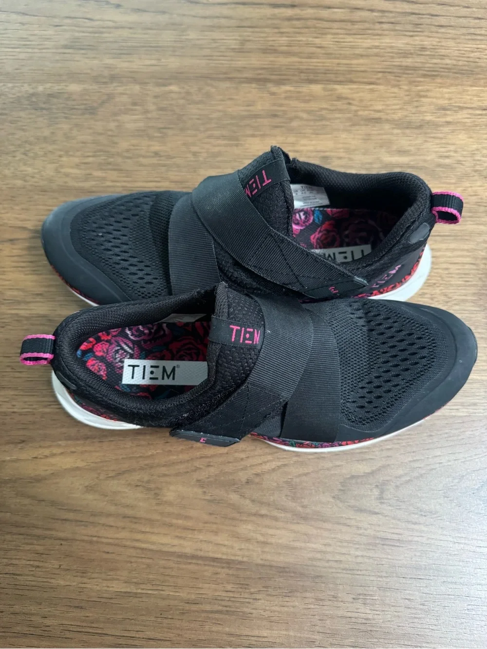 TIEM Women’s Cycling Shoes Size 9 Black Floral SPD Cleats